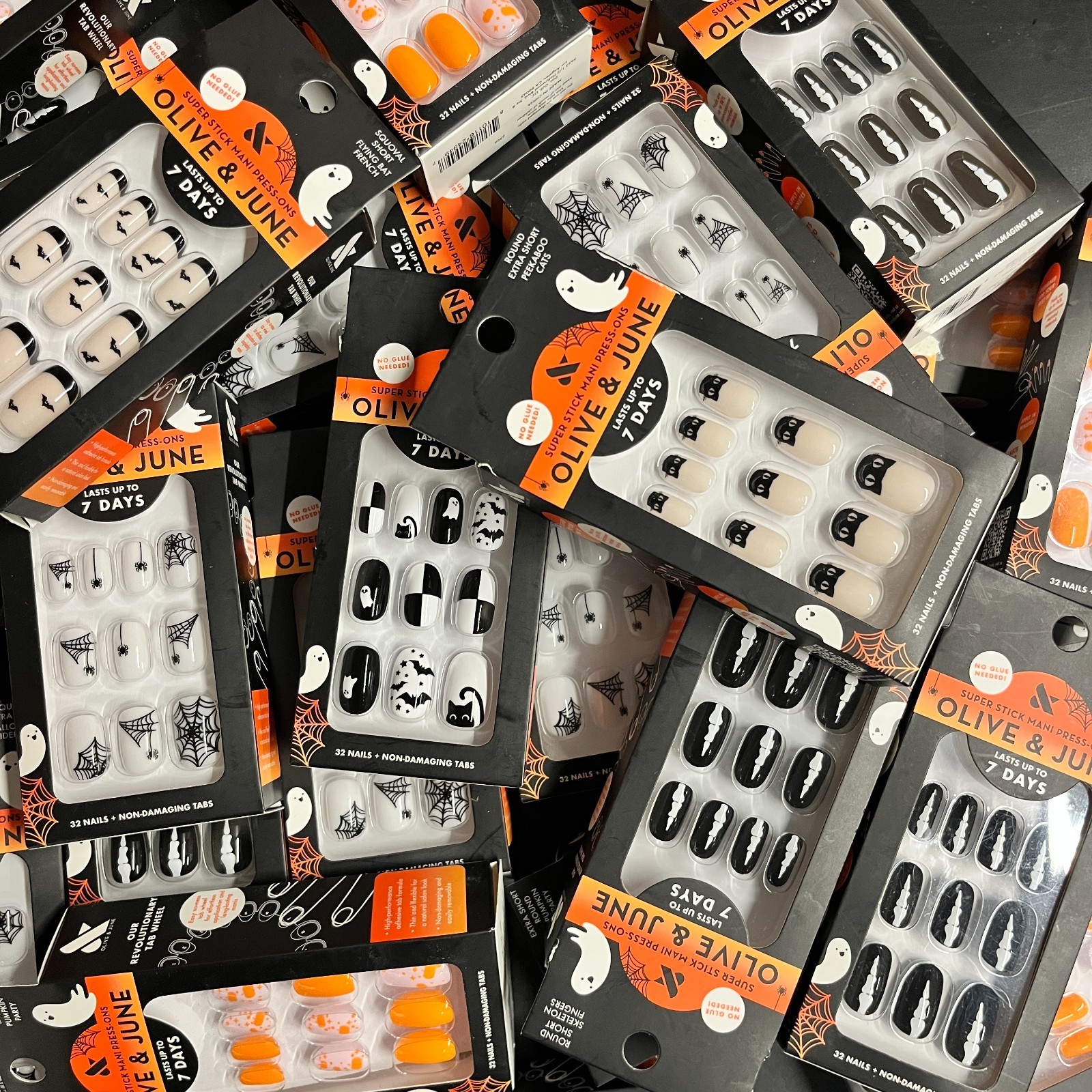Lot of 30 – Olive and June Press-On Nails 7 Days Halloween Random Colors & Sizes