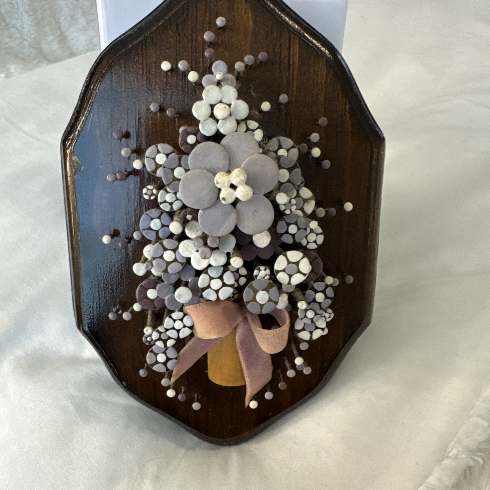 VINTAGE 1977 POL-O-CRAFT PAULINE OWENS ORIGINAL NAIL FLOWER ART BOUQUET PLAQUE