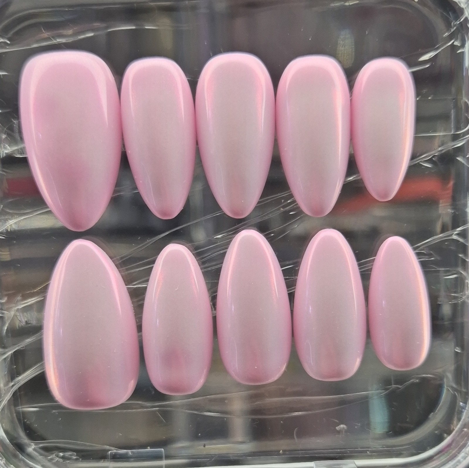 White/ Pink Color Changing Press-On Nails Set Pre-Designed Medium Almond