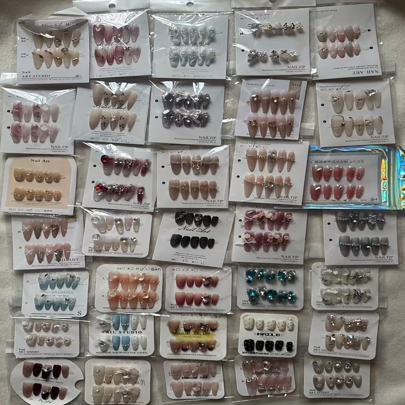 50 Pieces (5 Sets) Handmade Wearable Random Manual Pressing Fake Nail Set