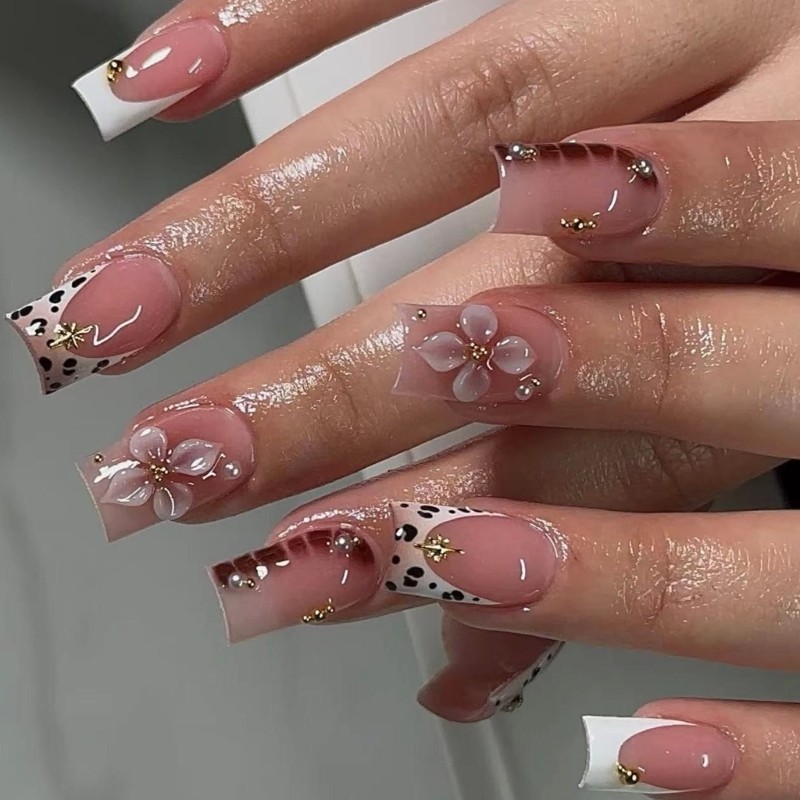 Easy Apply Leopard Print 3D Flower Press On Nail Quick Installation For Parties