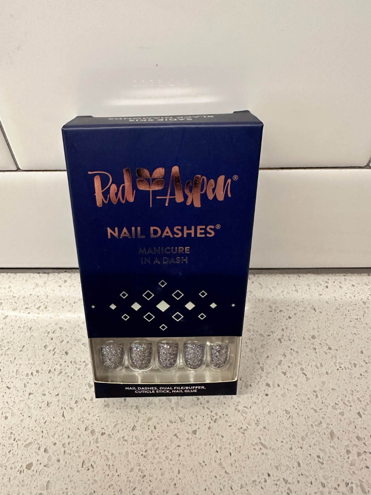 Red Aspen Press On Nails – Choose Your Dash – Buy more and save!