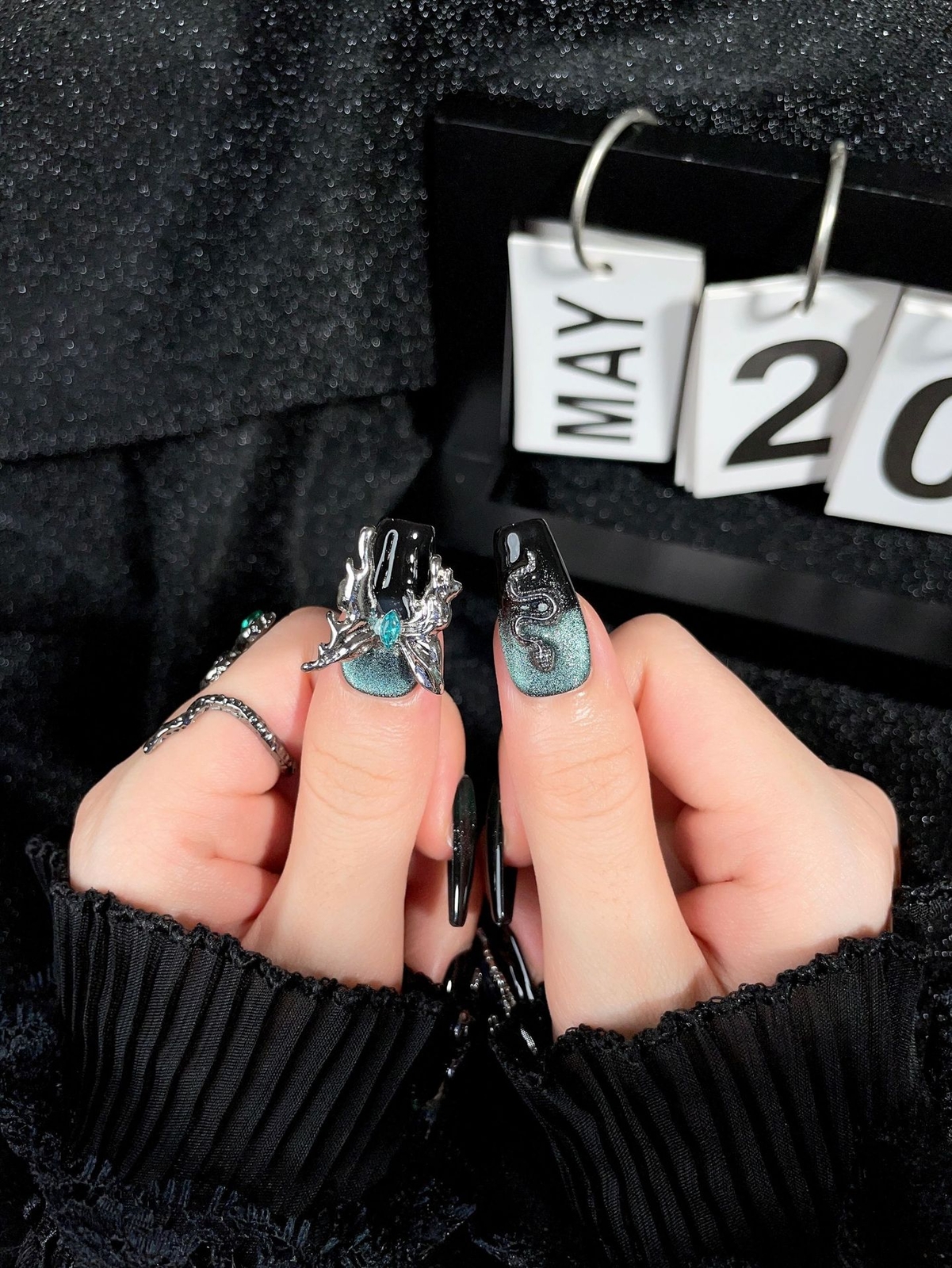 Pure hand-worn nail patch finished metal butterfly fake nails removable