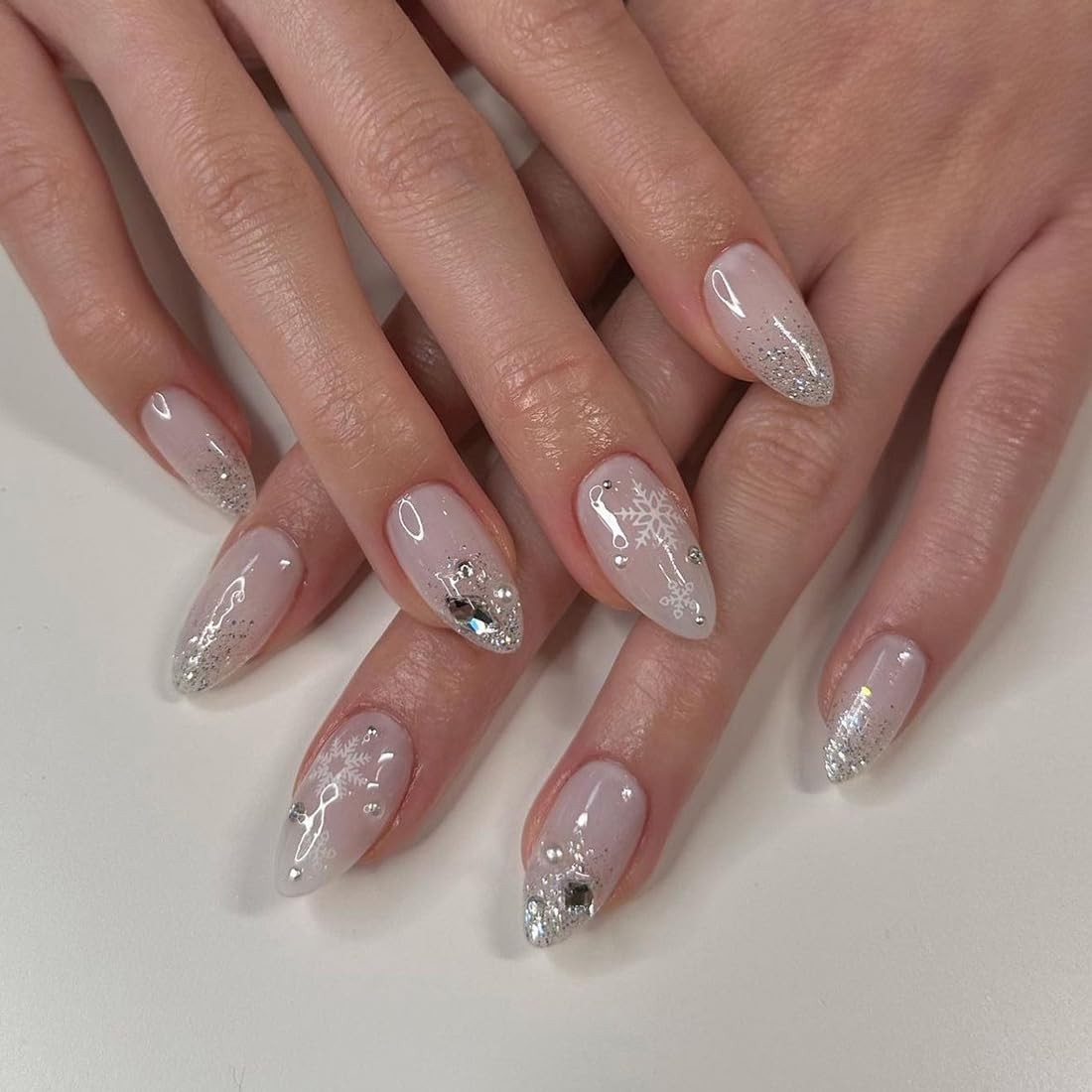 Almond Press on Nails White Short Medium Ombre fake on Nails with Glitter Rhi…