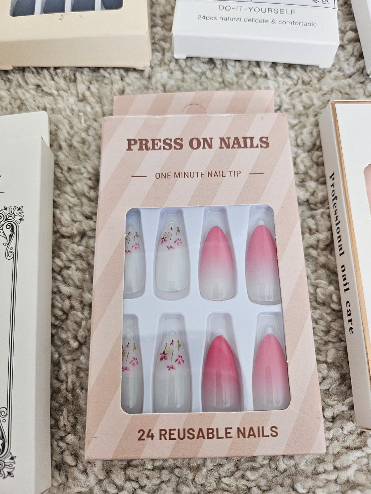 Lot Of 22 False Nail Sets (21 hands, 1 toes)