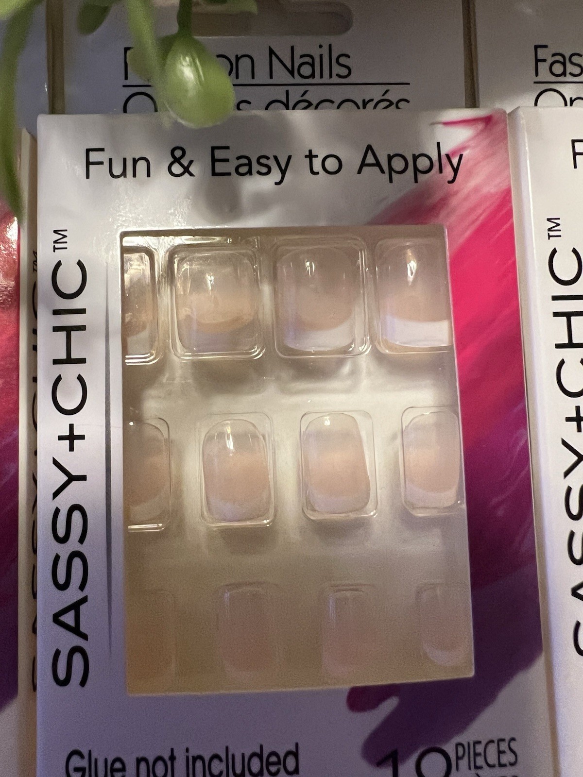 Variety Of Artificial Fingernails With Free Nail Glue