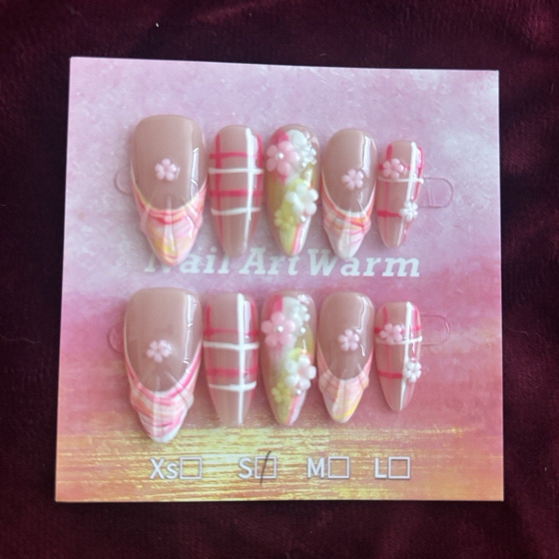 Nail Art Warm Press-On Nails Set Beige/Pink/White 3D Floral Almond Medium