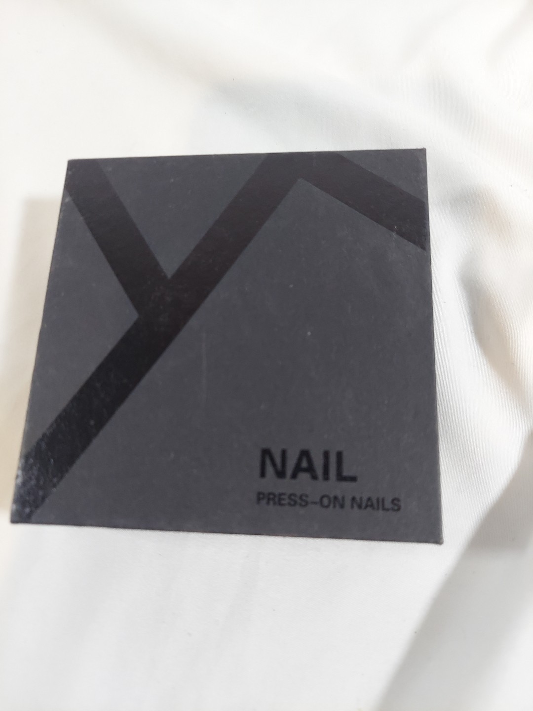 YL press On Nail Set Opal Green Very Fancy Size Small. Comes With Kit!