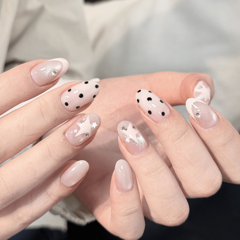 60pcs Short Oval Press on Nails,Nude Pink Black Dot Silver Star Rhinestone Nails