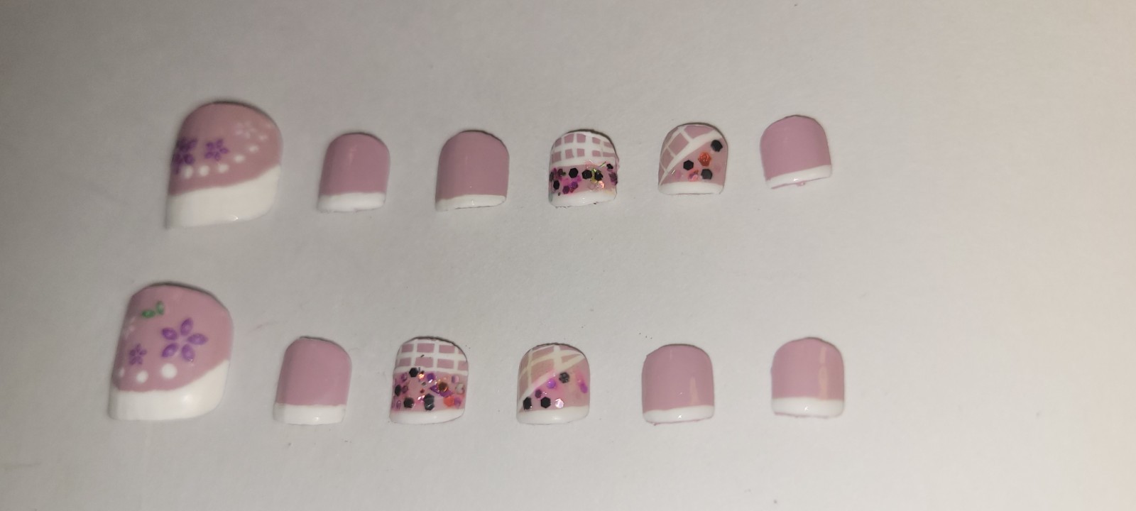 Kawaii Presson Nails Toe| Cover: Lyla, french white| Size Medium 12 pcs *non Gel