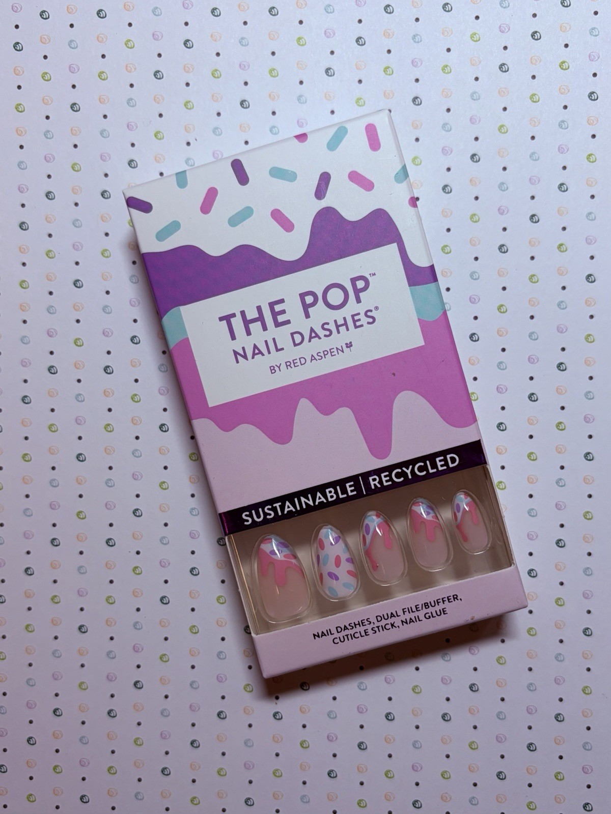 Red Aspen Press On Nails ICE CREAM DREAM LYNIE Medium Almond Nail Dashes New