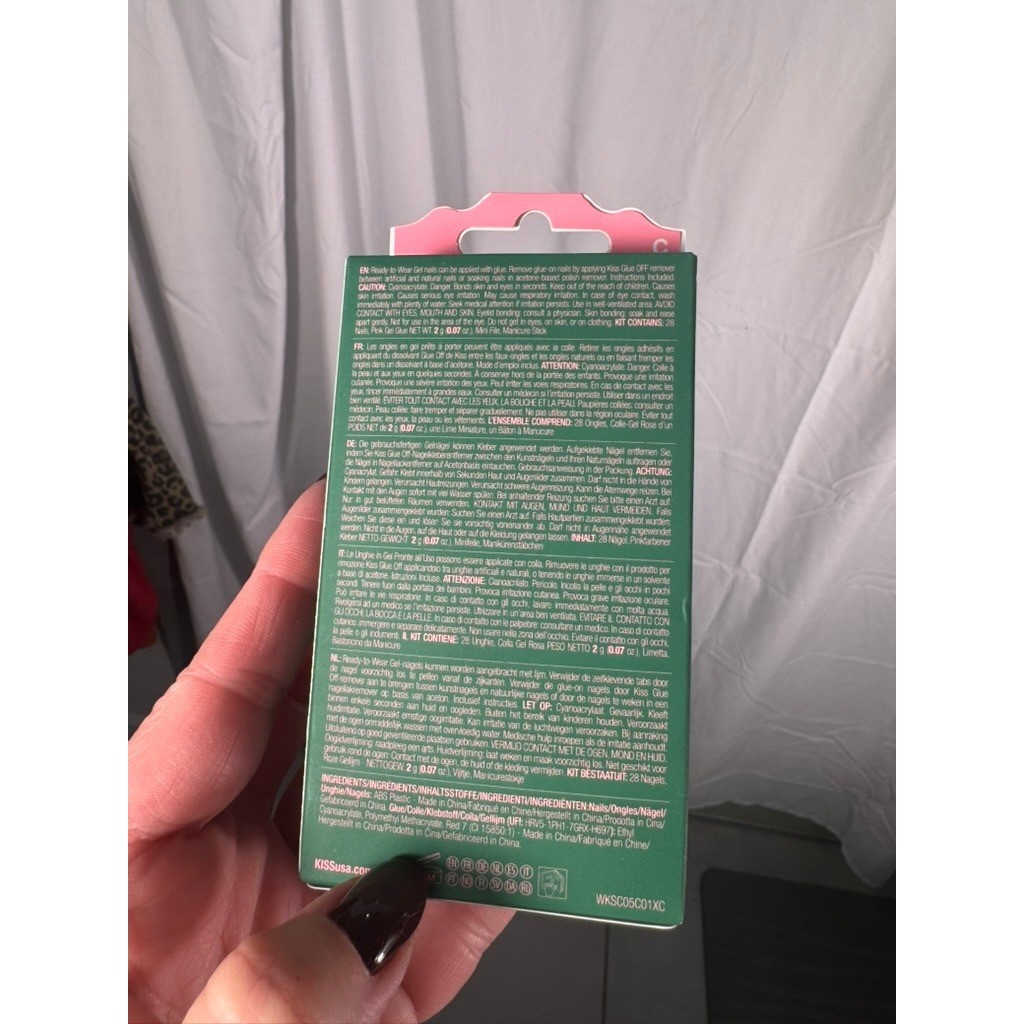Wicked Kiss Limited Edition Pink Glitter Short Court Press On Nails 28 Count
