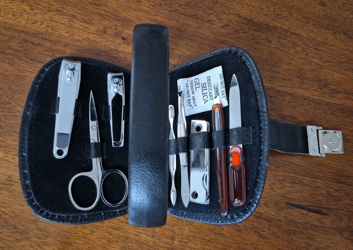 8 Pc Manicure Set w/black faux leather pouch~unused
