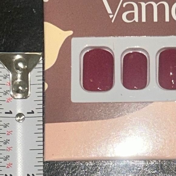 Vamony Red Press On Nails Short Glossy Nails Classic Solid Color Nails 24pcs