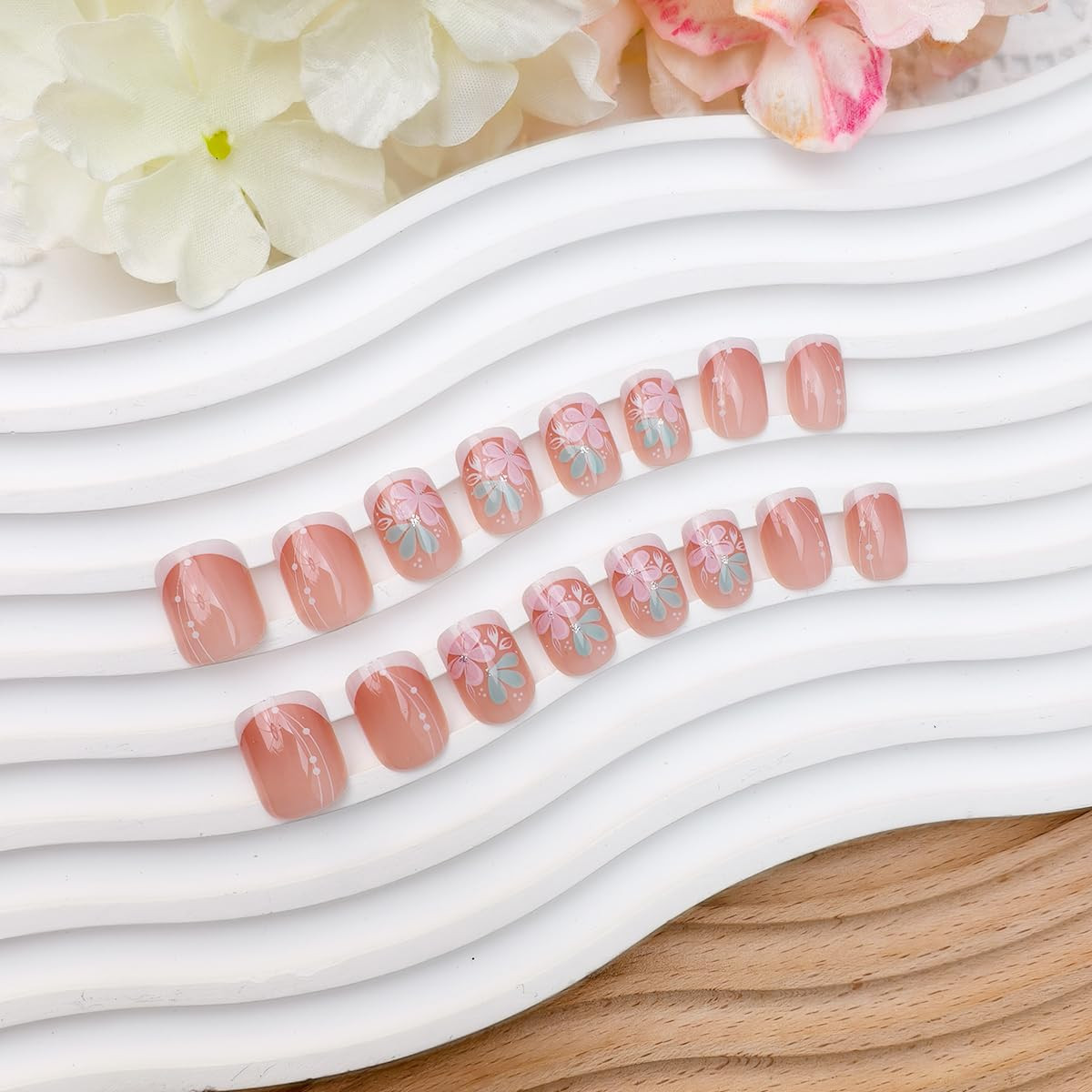 24Pcs Short Square Press on Nails Flower Fake Nails with Glitter Designs, White