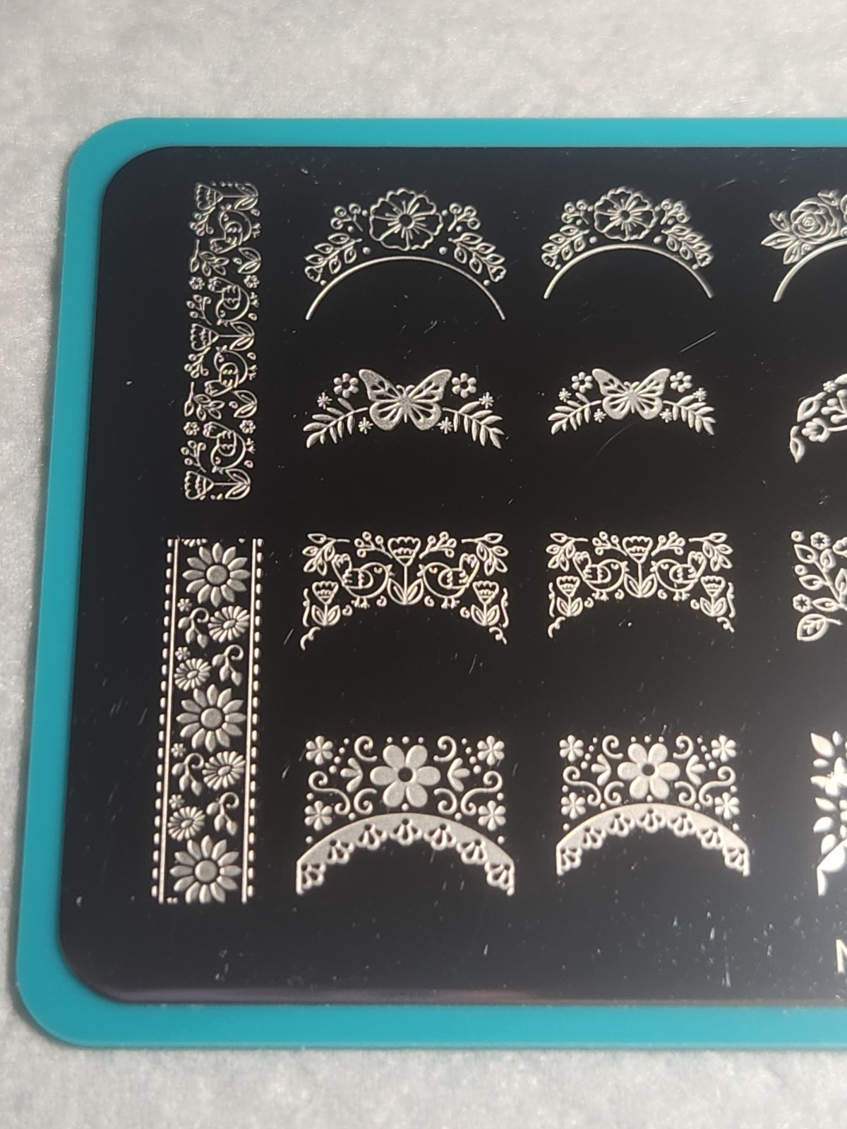 Maniology Nail Stamping Plate M350 Florals French