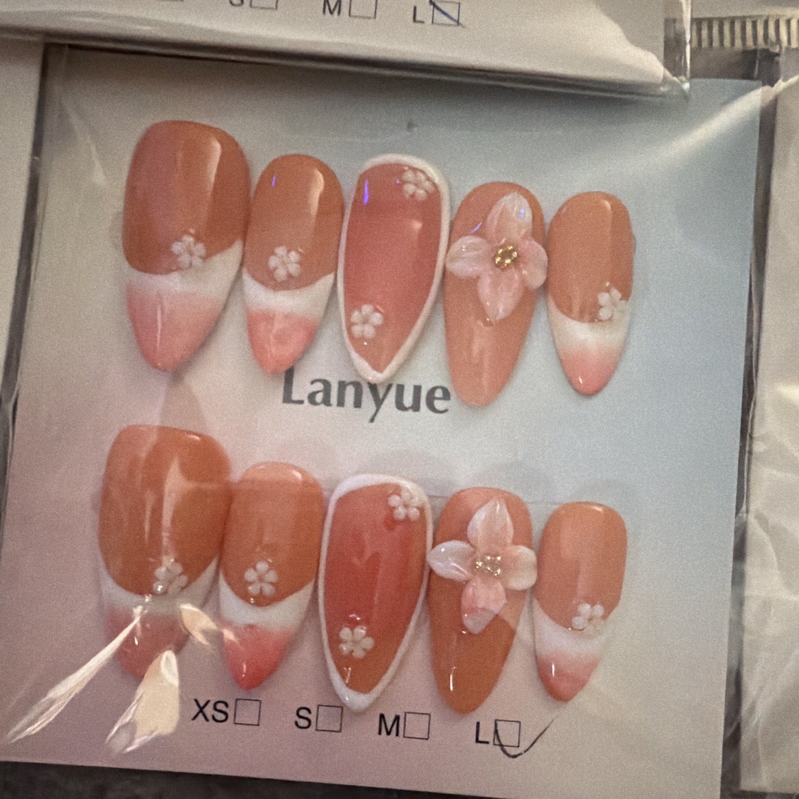 Mixed Brands Press-On Nails Long Almond 3D Shiny Floral Full Cover