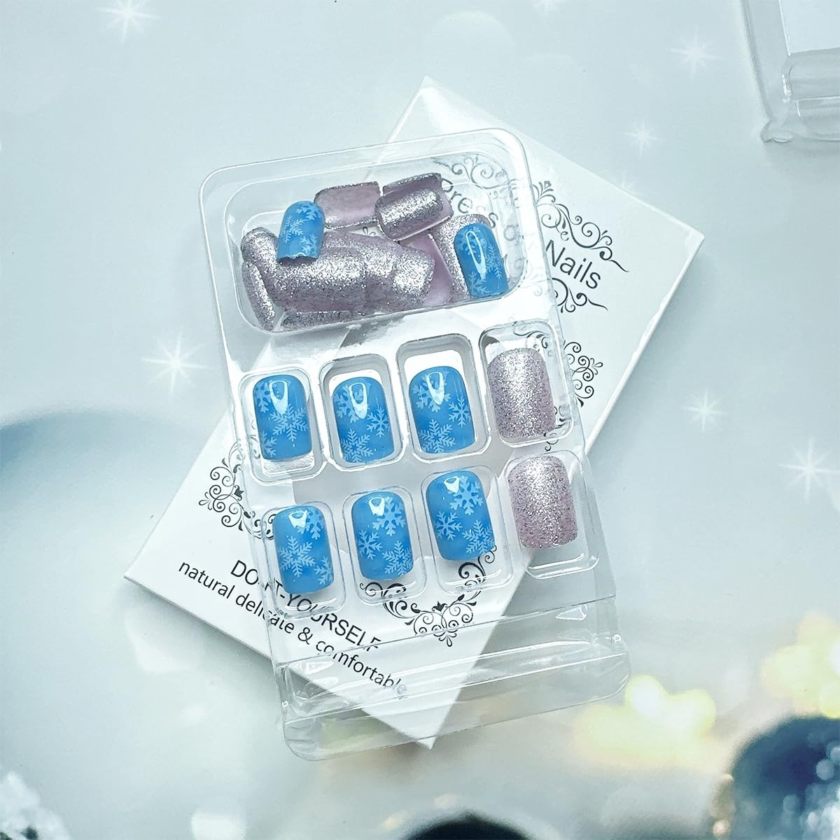 24Pcs Winter Snowflake Press on Nails Short Square Fake Nails with Glue Silve…