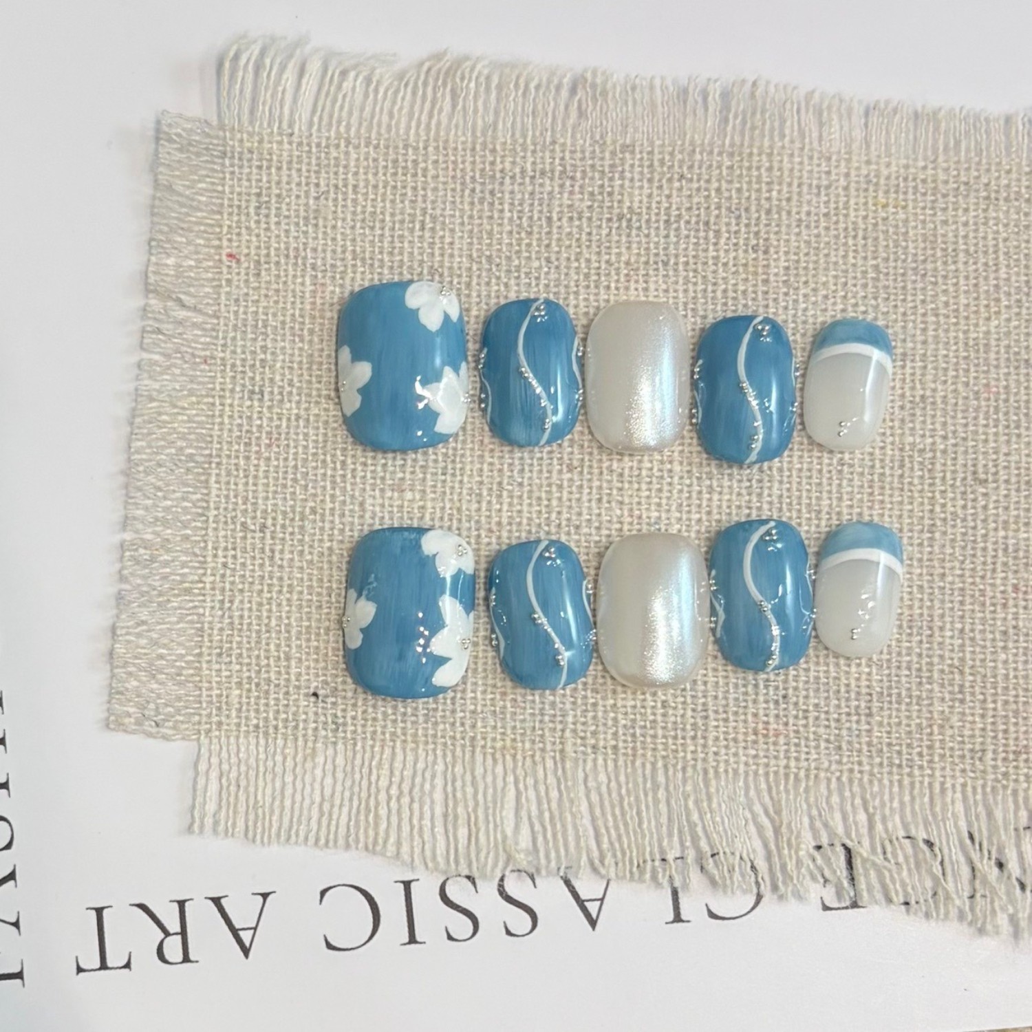 10pcs Blue White Floral Press on Nails Short French Fake Nail Art Tips