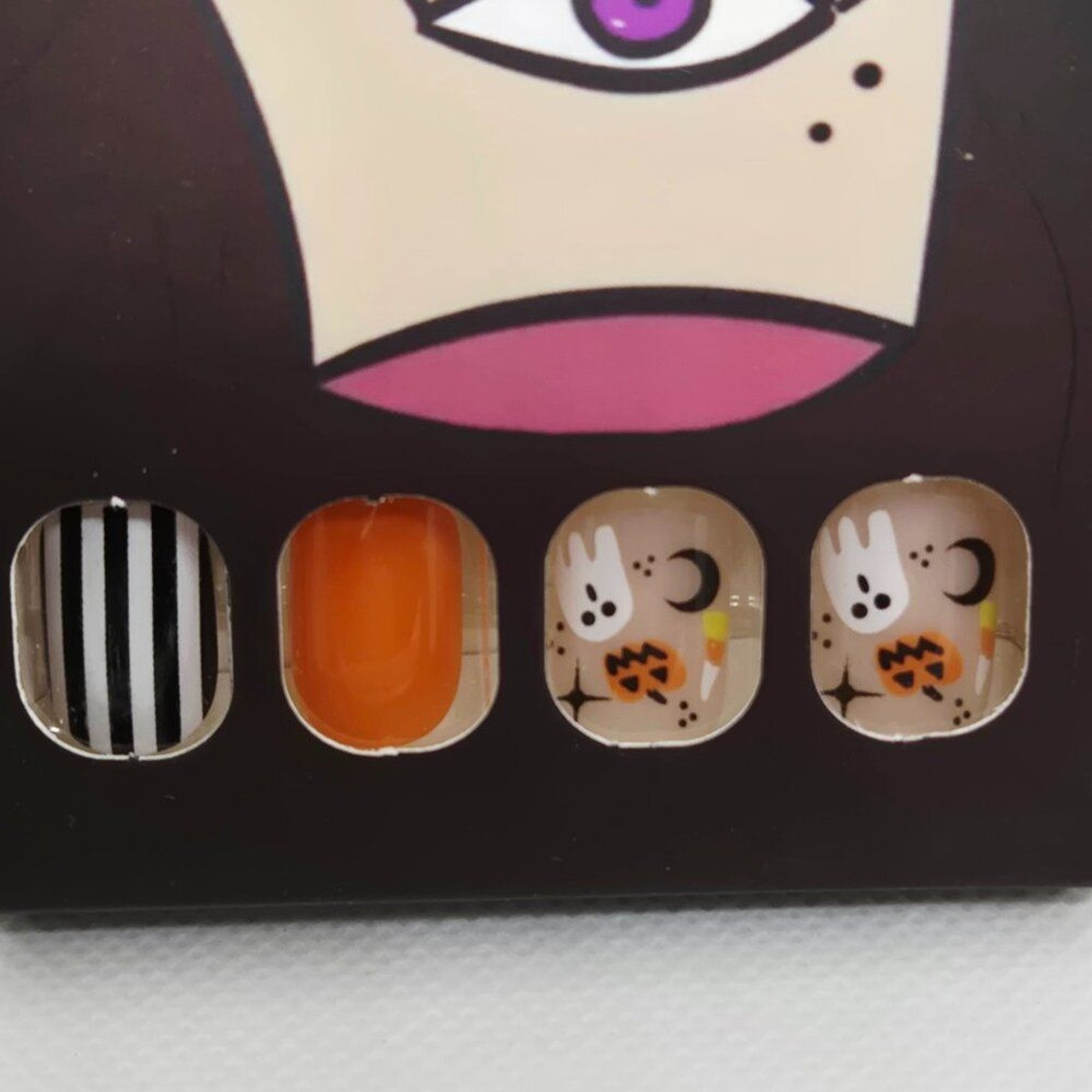 NIB SET OF 2 HALLOWEEN DECOR/PARTY PRESS ON NAILS, GHOSTS, PUMPKINS, 48 TOTAL