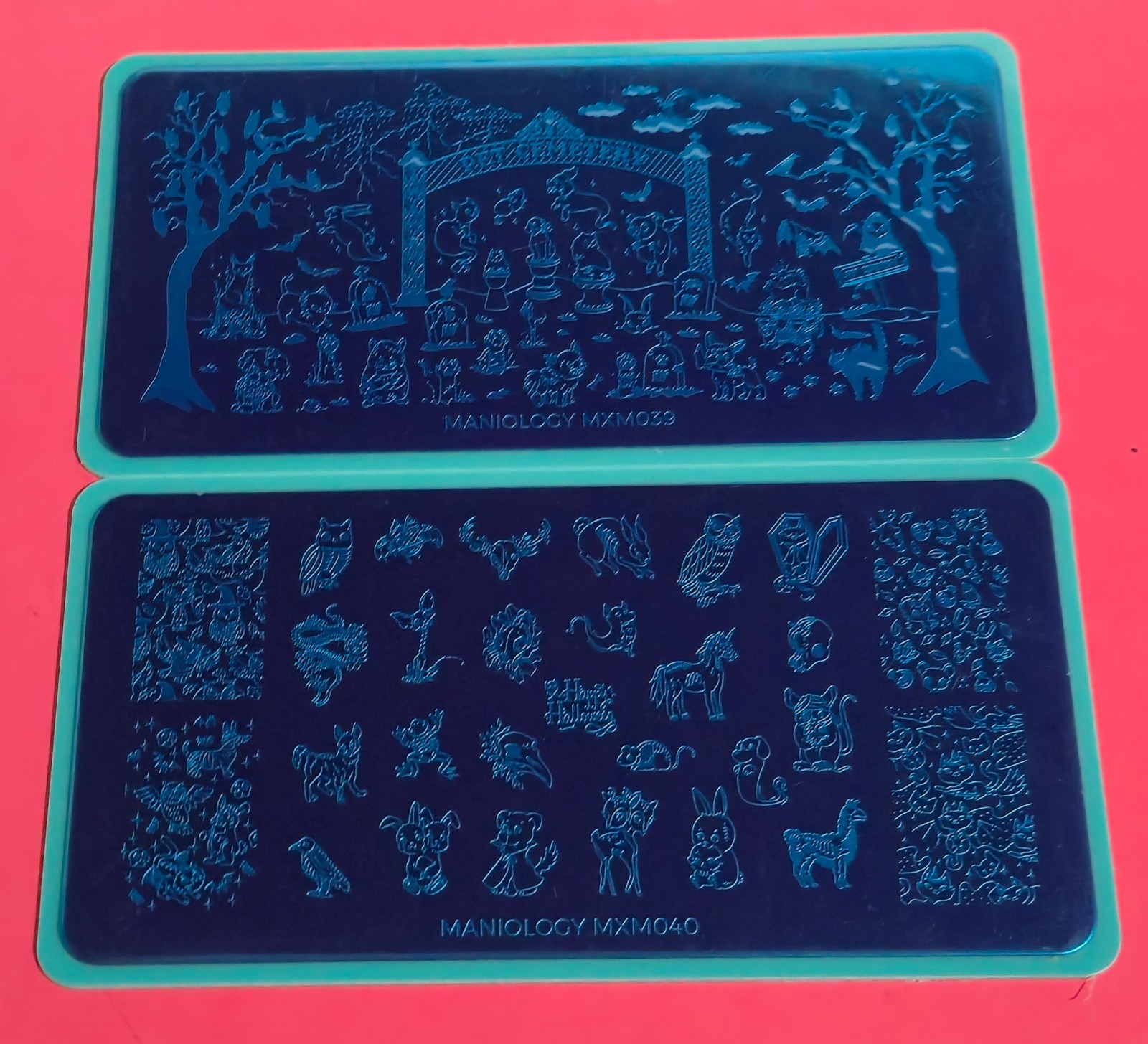 Maniology MXM039/MXM040 Pet Cemetery Plates Brand New HTF