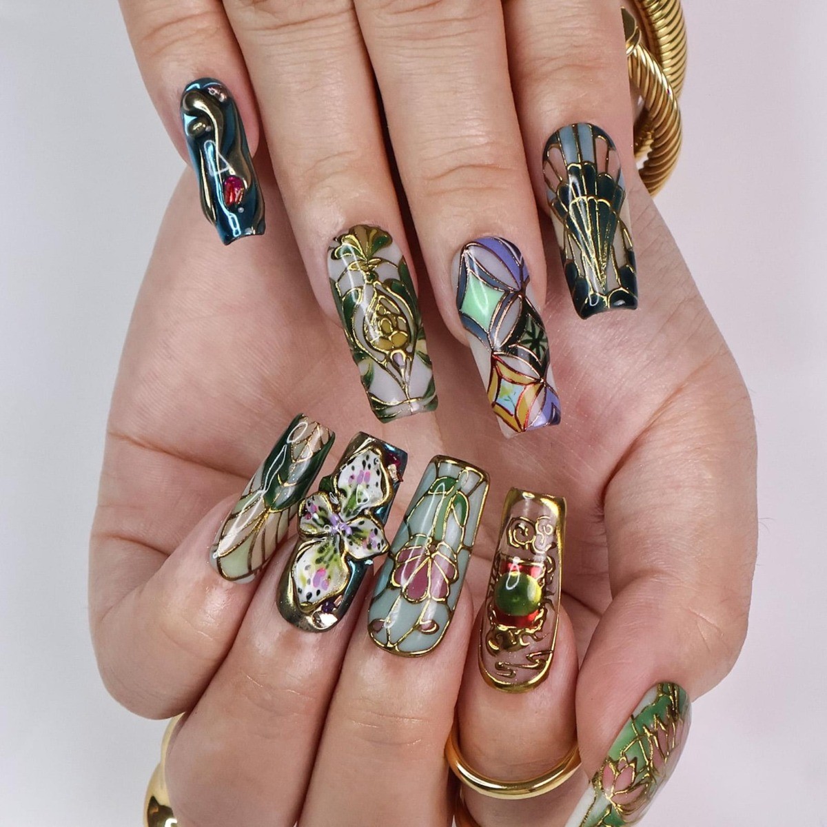 Vintage Lotus Handmade Press on Nails Gold Line Gem Stained Glass Fake Nails