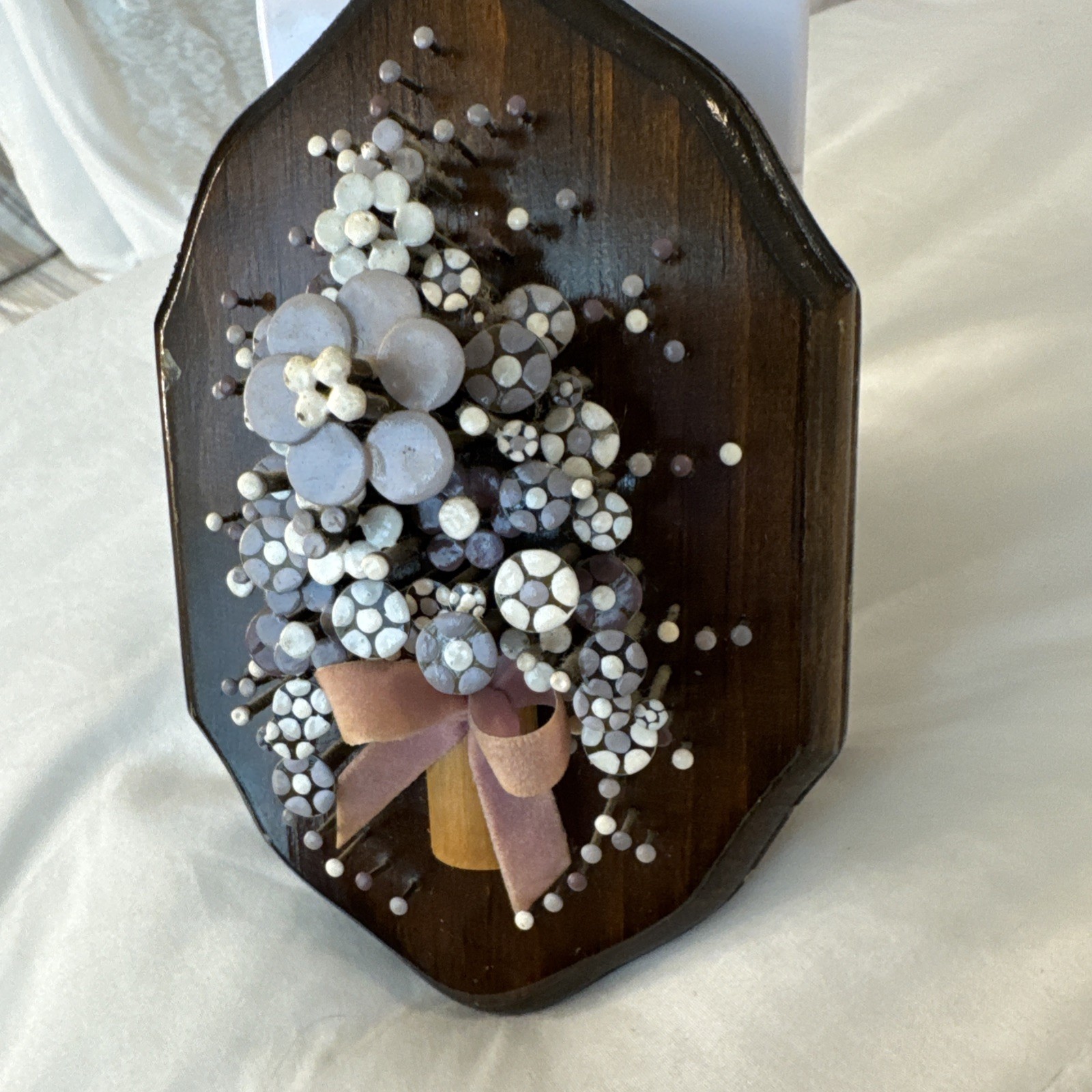 VINTAGE 1977 POL-O-CRAFT PAULINE OWENS ORIGINAL NAIL FLOWER ART BOUQUET PLAQUE