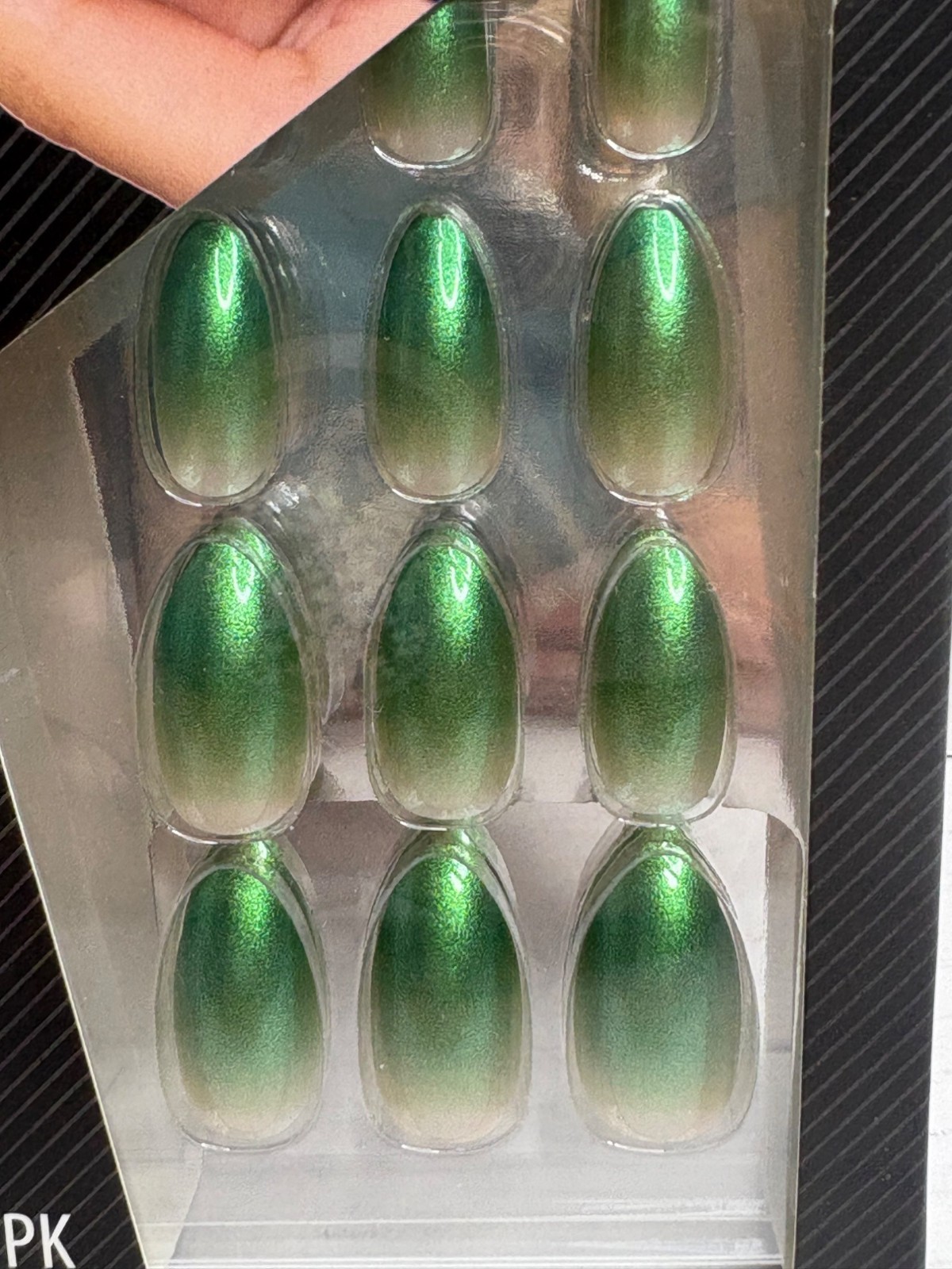 Wicked Ombre Green Press On Nails 24 Count No Glue Adult Set Halloween Witch
