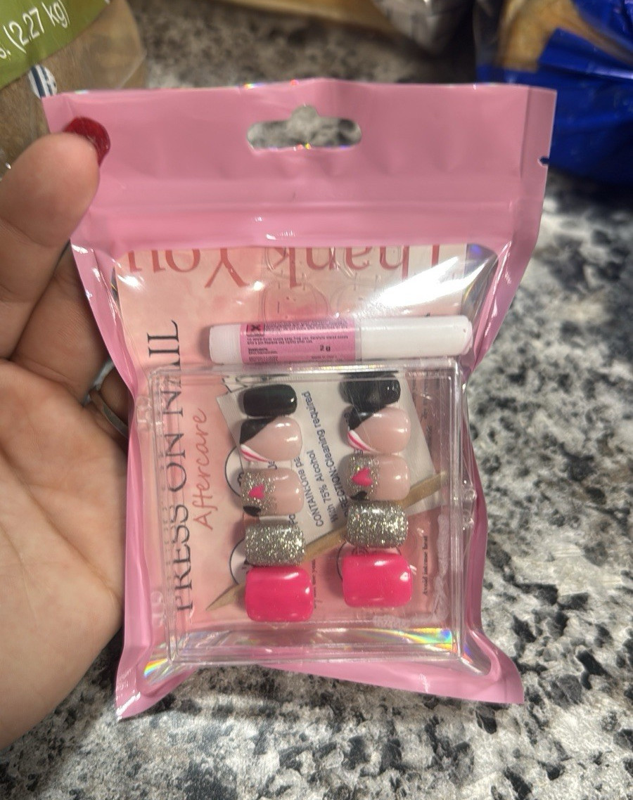 HandmadePress-On Nails Short Square Pink/Silver/Black Glitter Pre-Designed +Glue