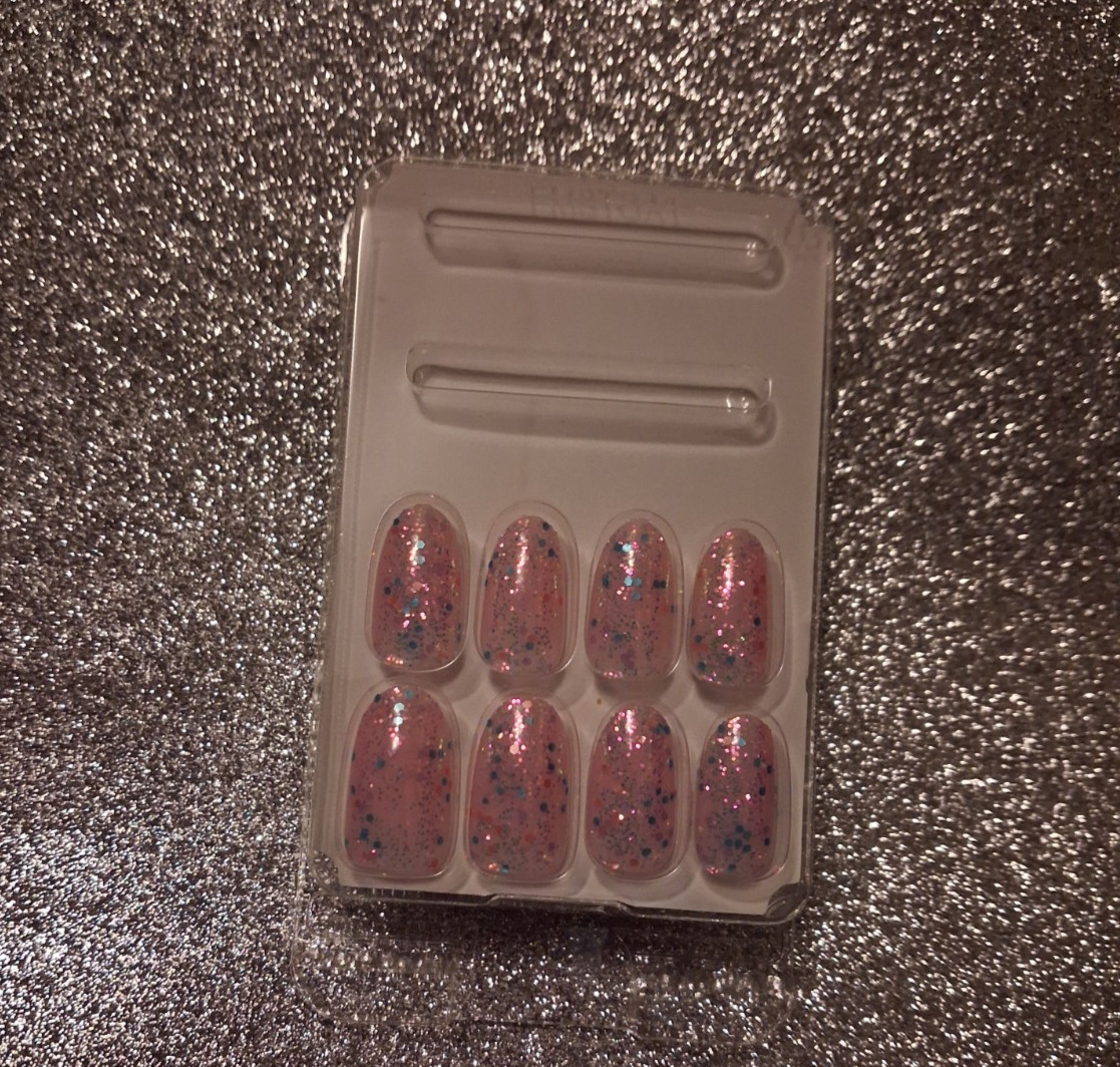 KiSS Dream Dust, Dreamy PINK GLITTER Nails, Confetti, Diamonds, Barbie Pink💖
