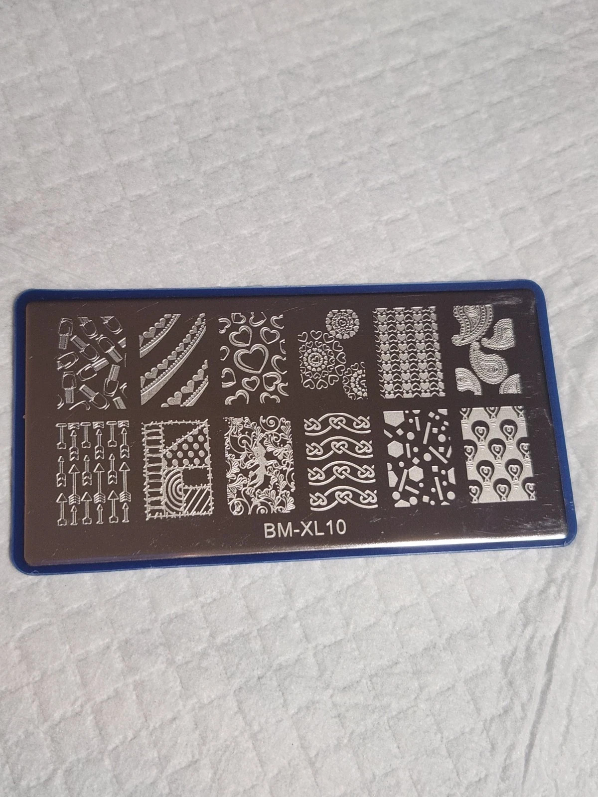 Bundle Monster BM-XL10 Nail Stamping Plate – Abstract Love and Polish