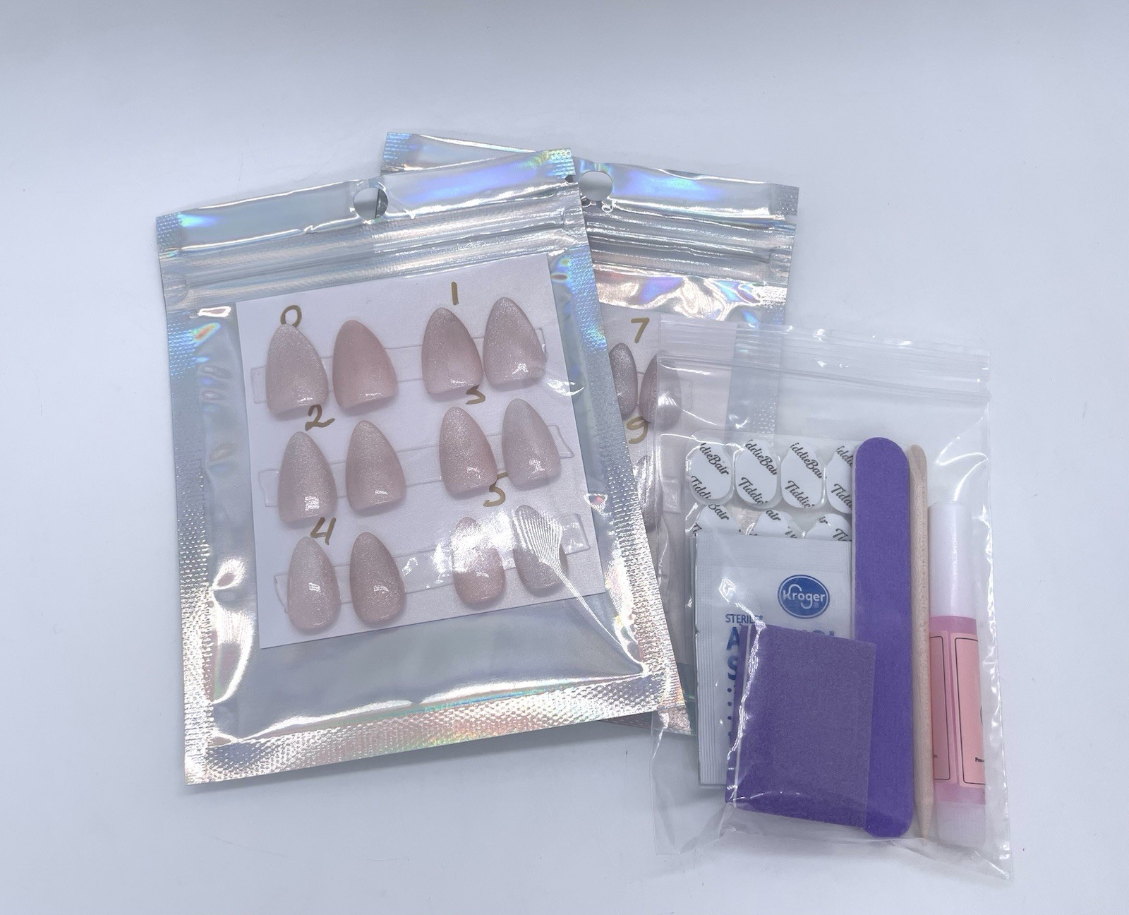 Handmade Gel Press On Nails Short Almond 24 Pieces Cat Eye Effect Light Nude