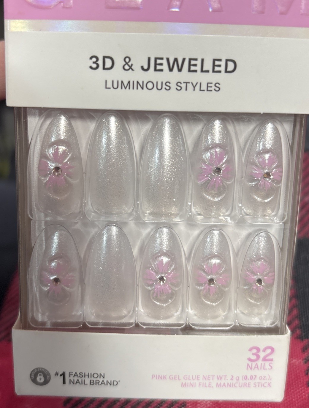 KISS GLAM 3D & Jeweled Luminous Styles- 32 nails – Long length 22528/GJ10IP