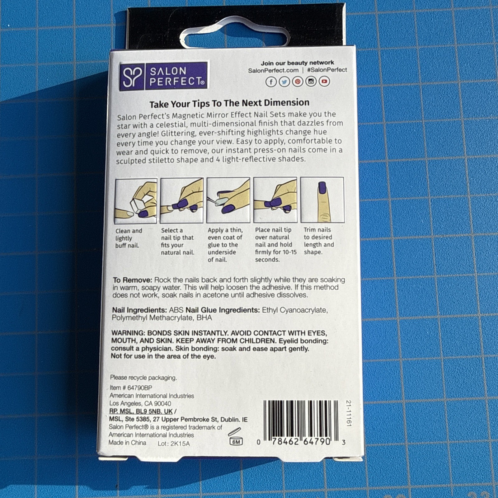 Salon Perfect Magnetic Mirror Effect Glue-on Nail Set, Qty 30, Magnetic Blue