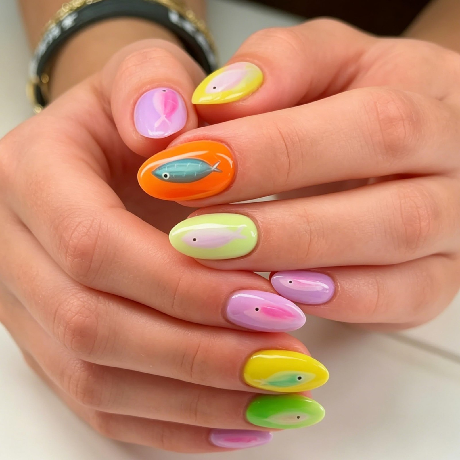 Tephrent Short Almond Press on Nails Little Fish