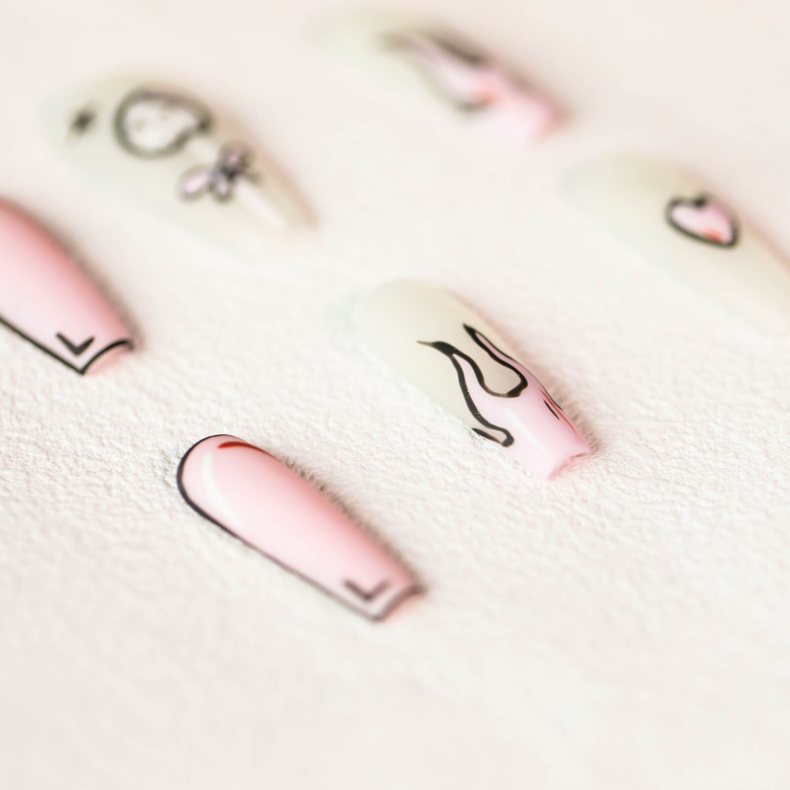 15Pcs Mischievous Pink Press on Nail Art By Handmade