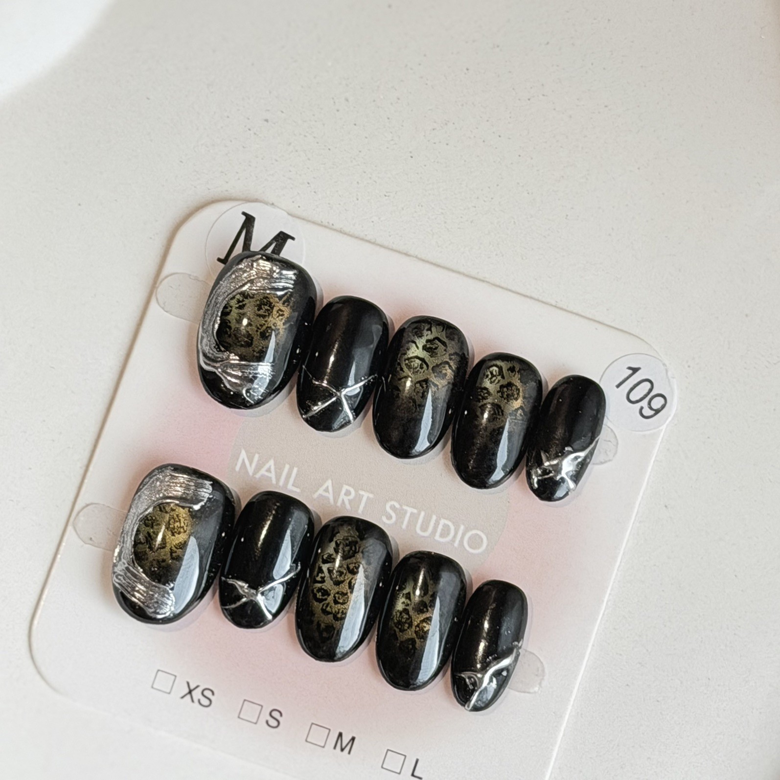Unique Handmade Press-On Nails Size M | One of a Kind Set, Reusable 109