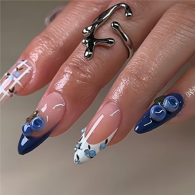 Sweet Almond False Nails Cute Blueberry Plaid Design Press on Nails Wholesale