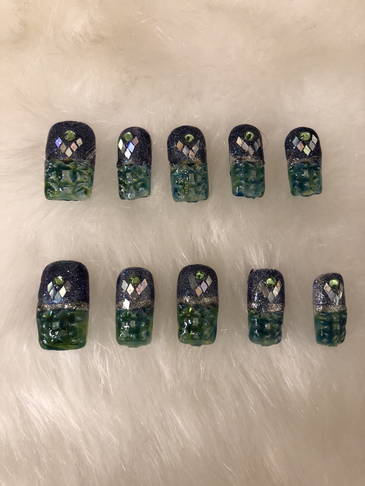 Z NAILZ!: Z CLAWZ! Gorgeous Set Of Alligator Textured Green/Blue Press On Nails