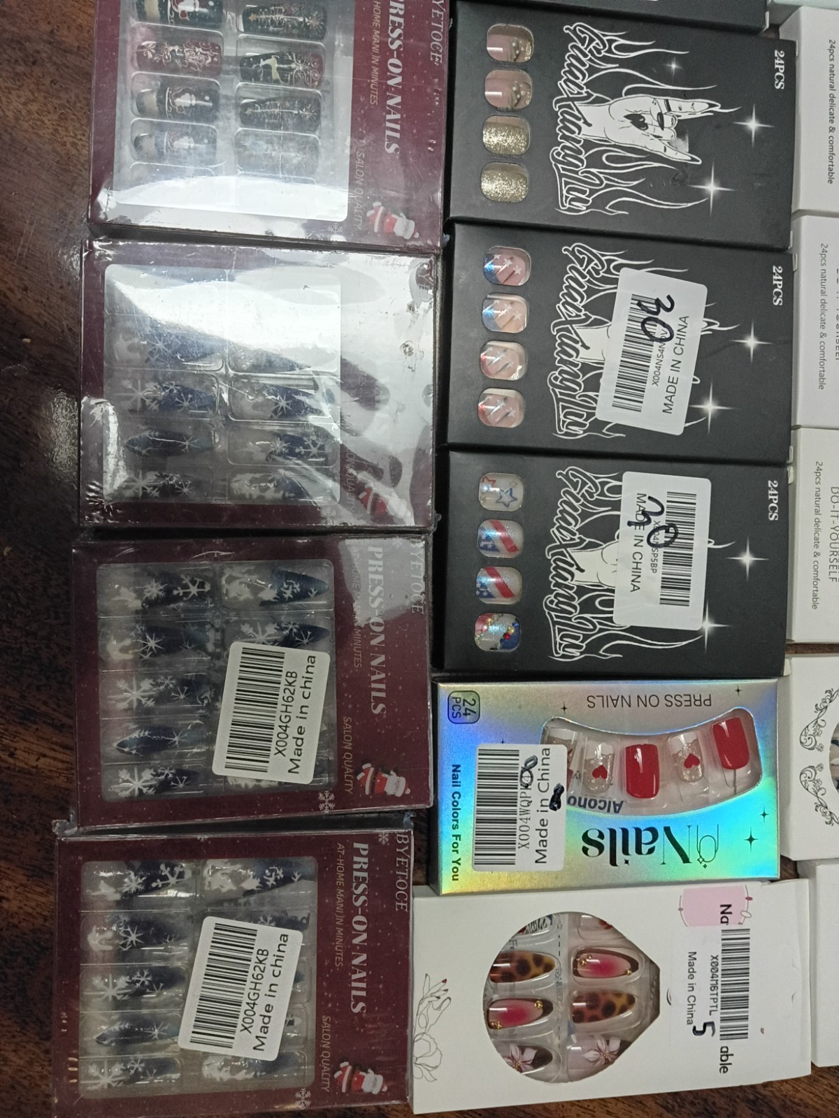 31 Sets Press On Fake Nails, Multiple Theme, Color, Shape, etc