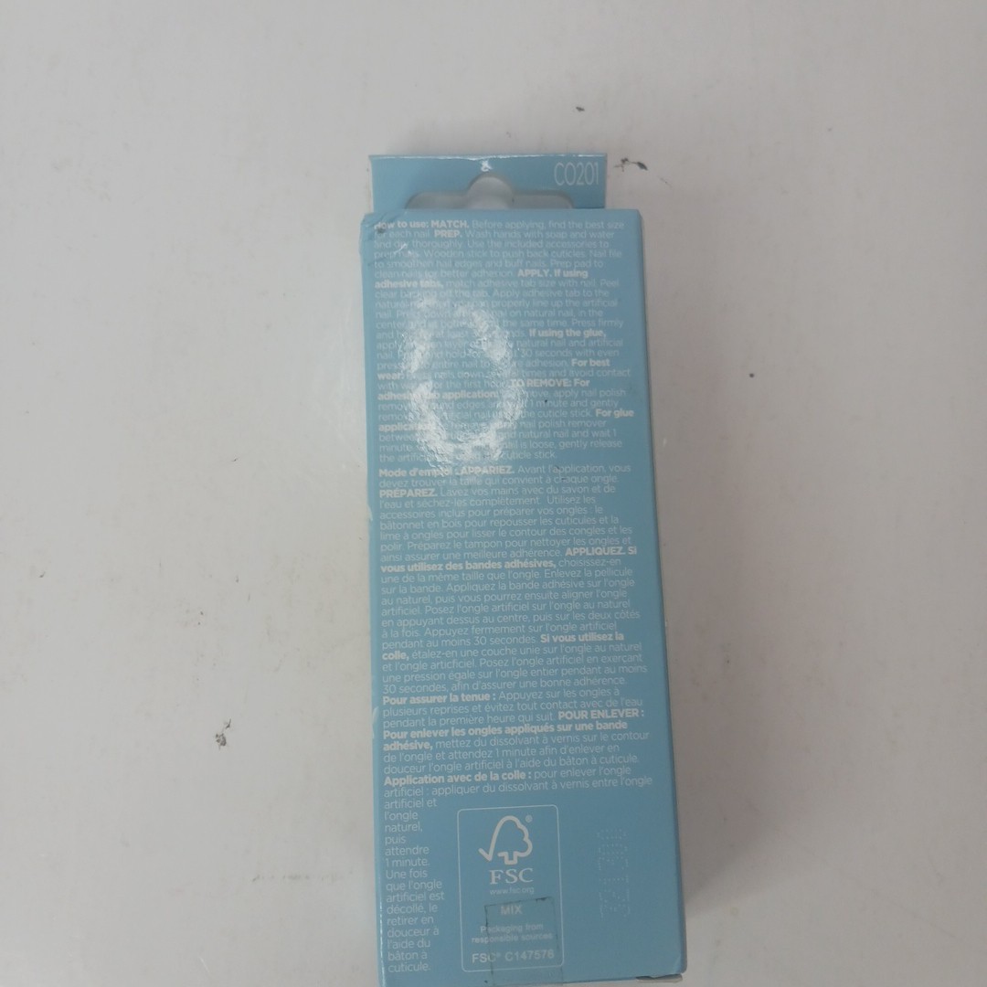 Sally Hansen Salon Effects Perfect Manicure x Hershey’s Kisses – Sweet Like