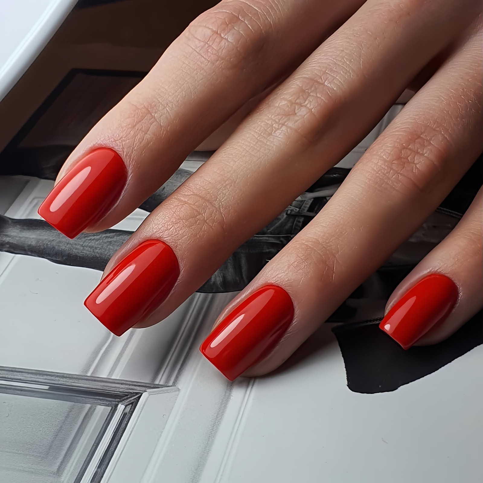 Red Nails Press ons, on 0.04 Ounce (Pack of 24), glossy red