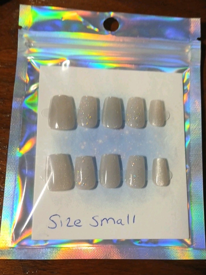 Set Of 4 Size Small Press-On Nails
