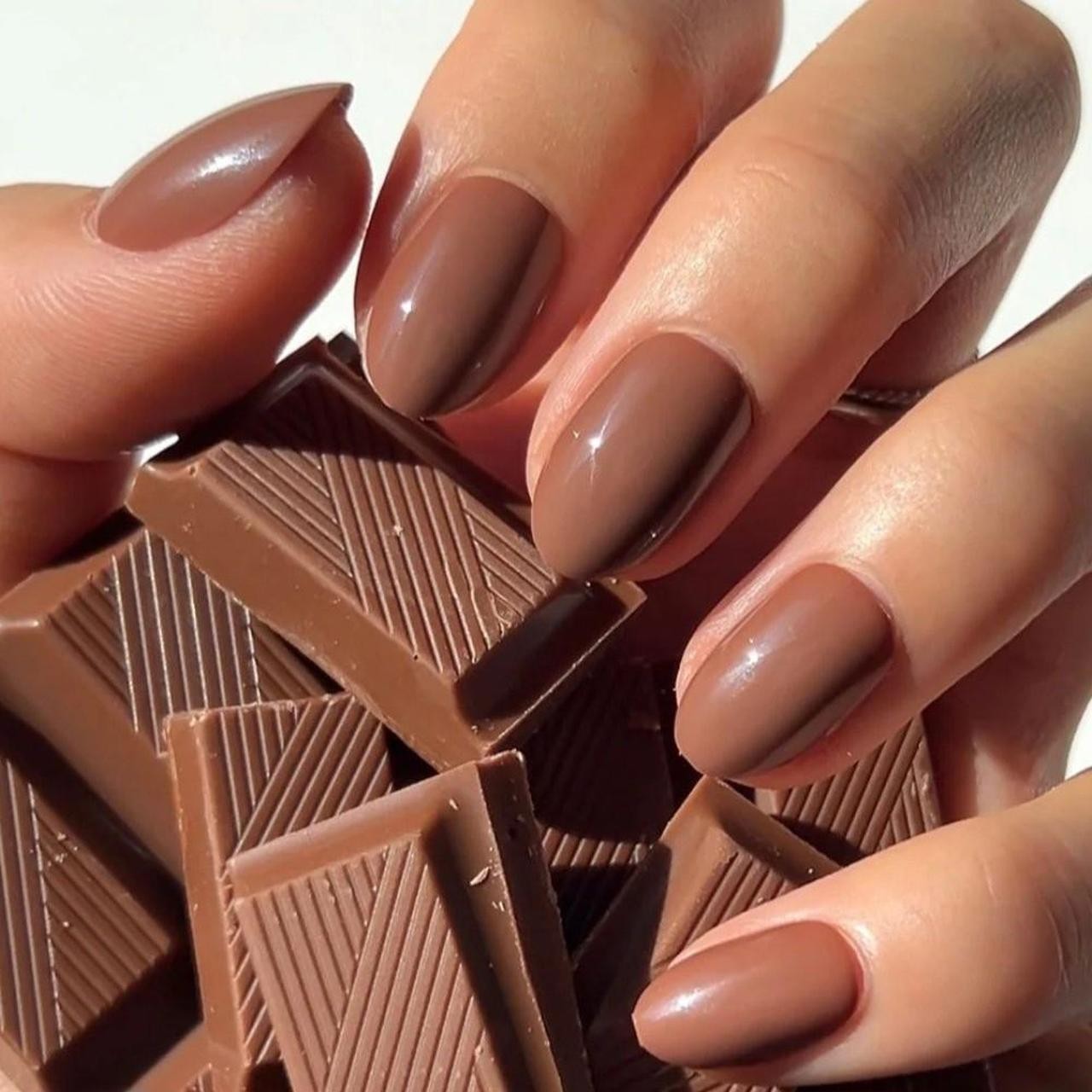 Glamnetic Press-On Nails Chocolate Brown Short Oval – Partial Set Only