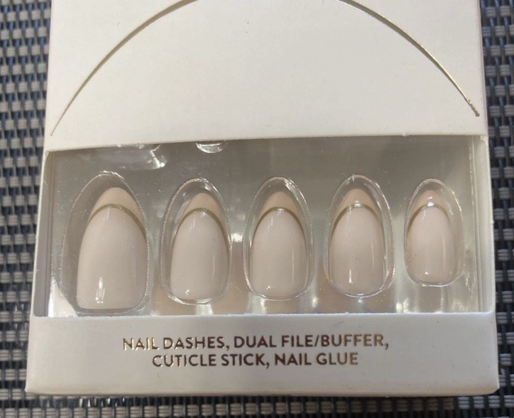 Red Aspen Press On Nail Dashes Golden Rule Raylene Medium Almond NIB