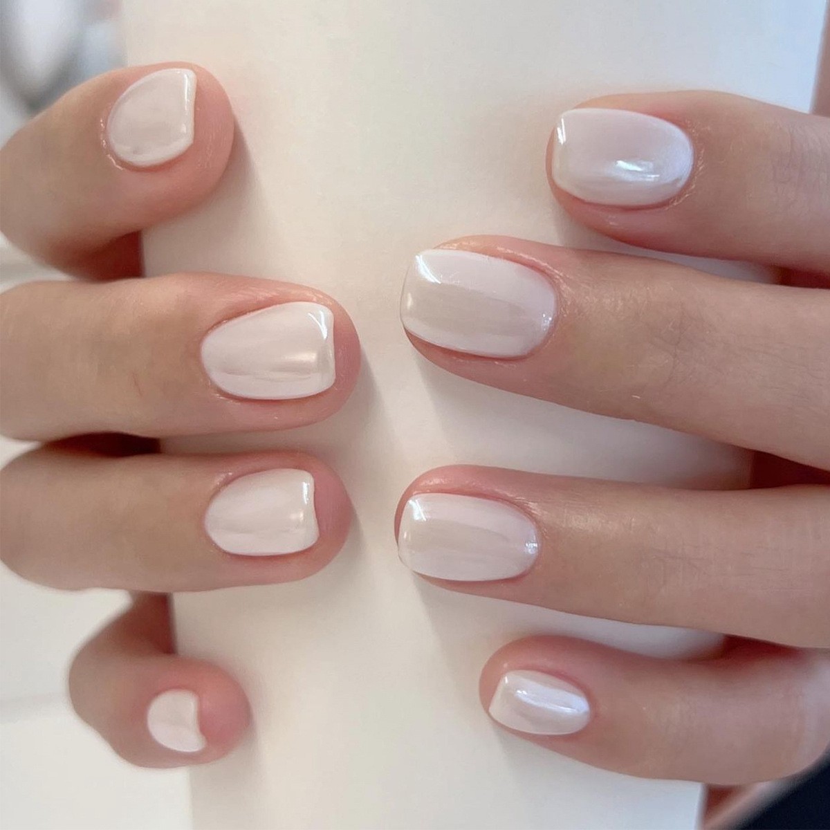 White Short Square Press On Nails Removable Fake Nails for Natural Look 24pcs