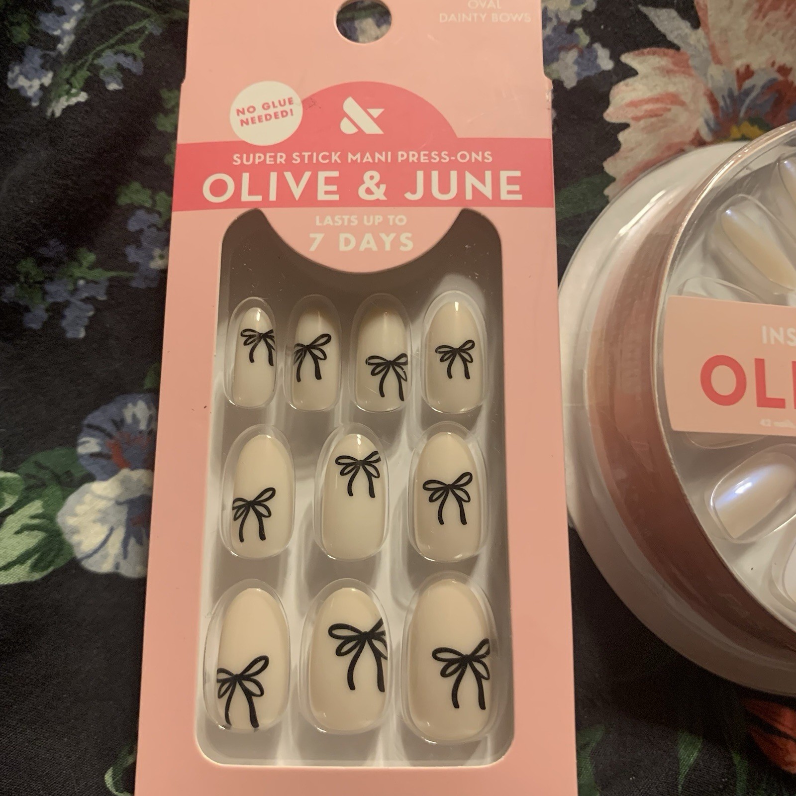 Olive And June Press On Nails Lot Dainty Bows & Pink Goldfish Chrome Medium