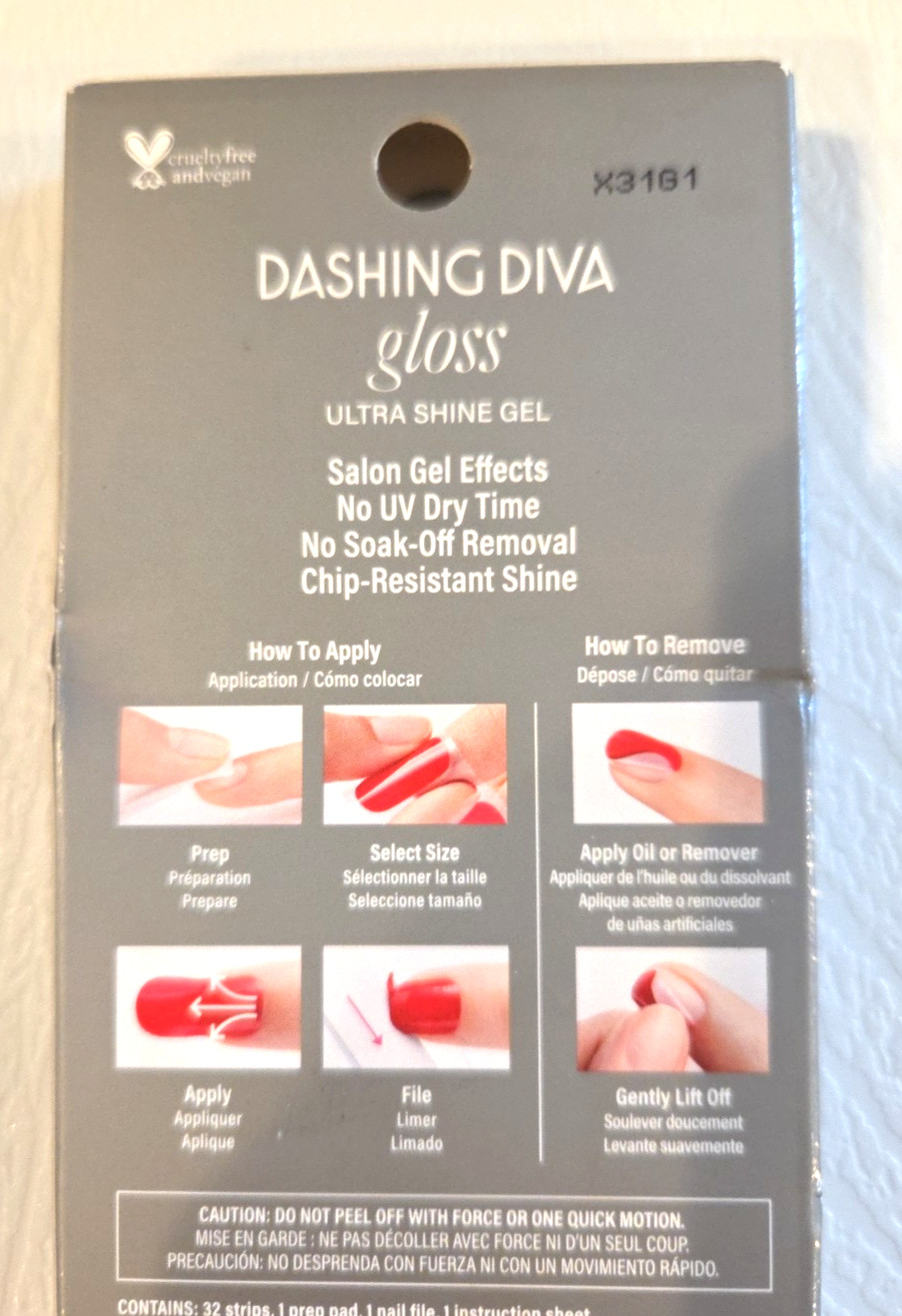 NIB Dashing Diva Green Tree Skirt Holiday Ultra Shine Gel Nail Strips 32pcs
