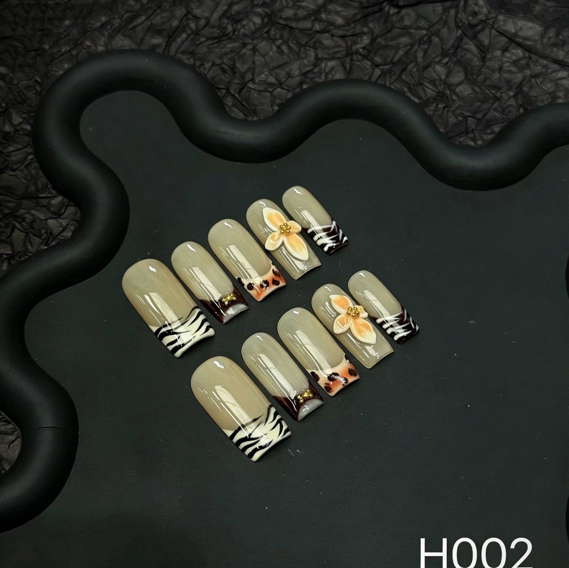 Lume-H002, Nude Press On Nails with Frangipani Leopard & Zebra Stripes, Reusable