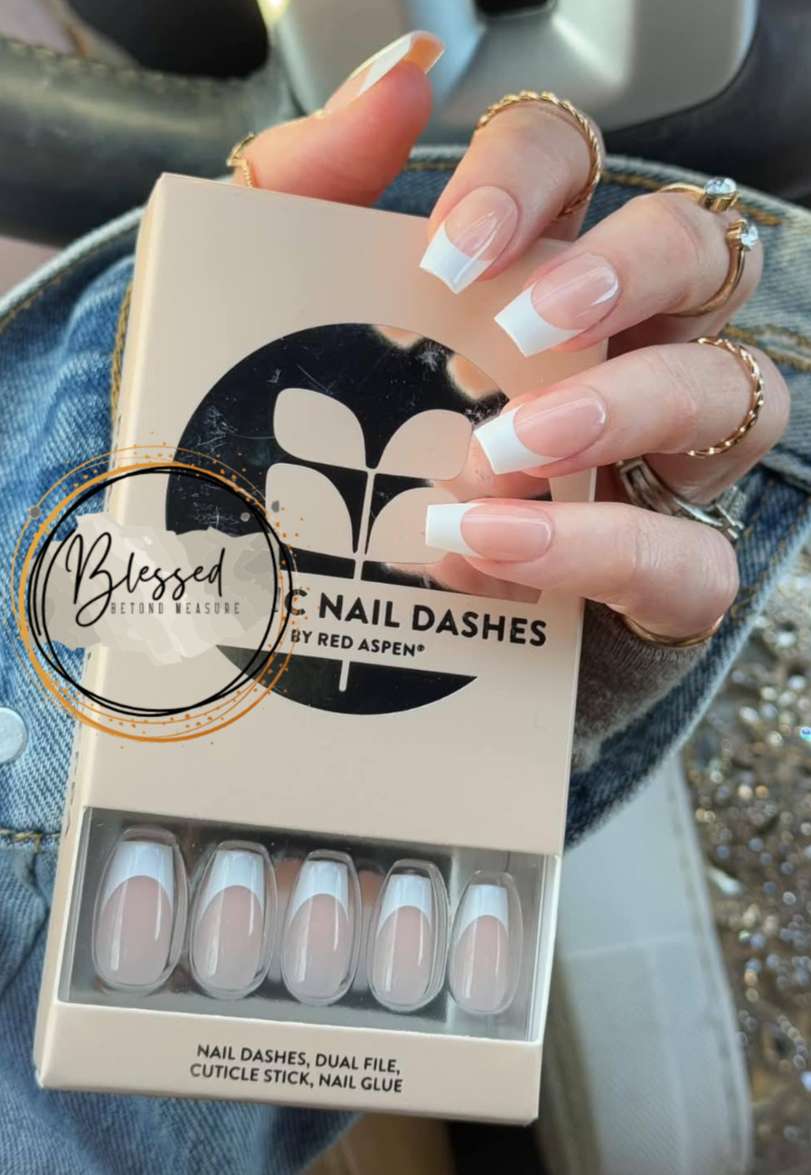 Red Aspen Press On Nails~Pratical Peppa~ LONG~Coffin~ French~ Shiny